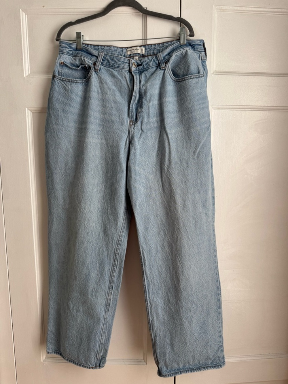 Abercrombie & Fitch Curve Love High-Rise Loose Jeans